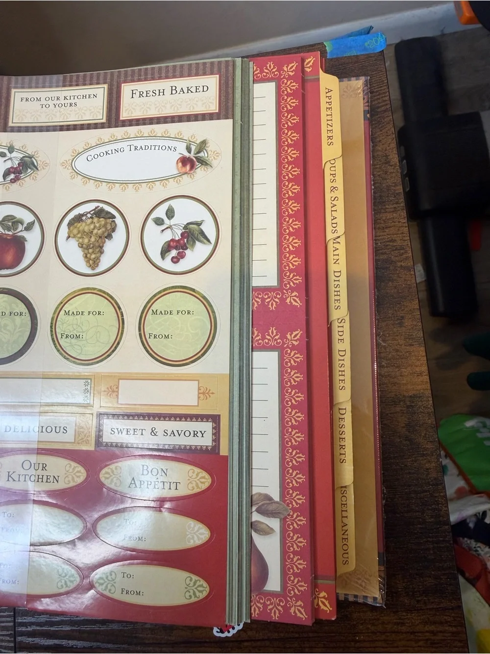 Cooking Traditions Deluxe Recipe Binder with a red fruit and pear motif